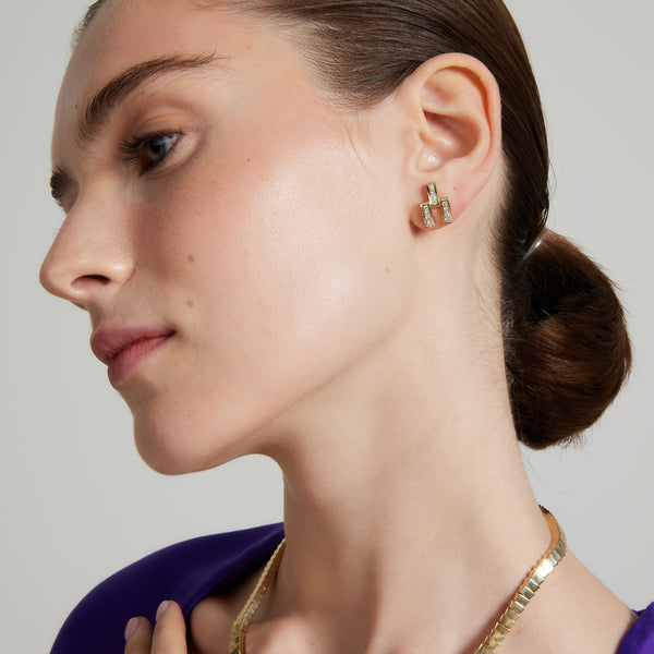 Retrouvai Magna Stud Earrings - Round Diamonds