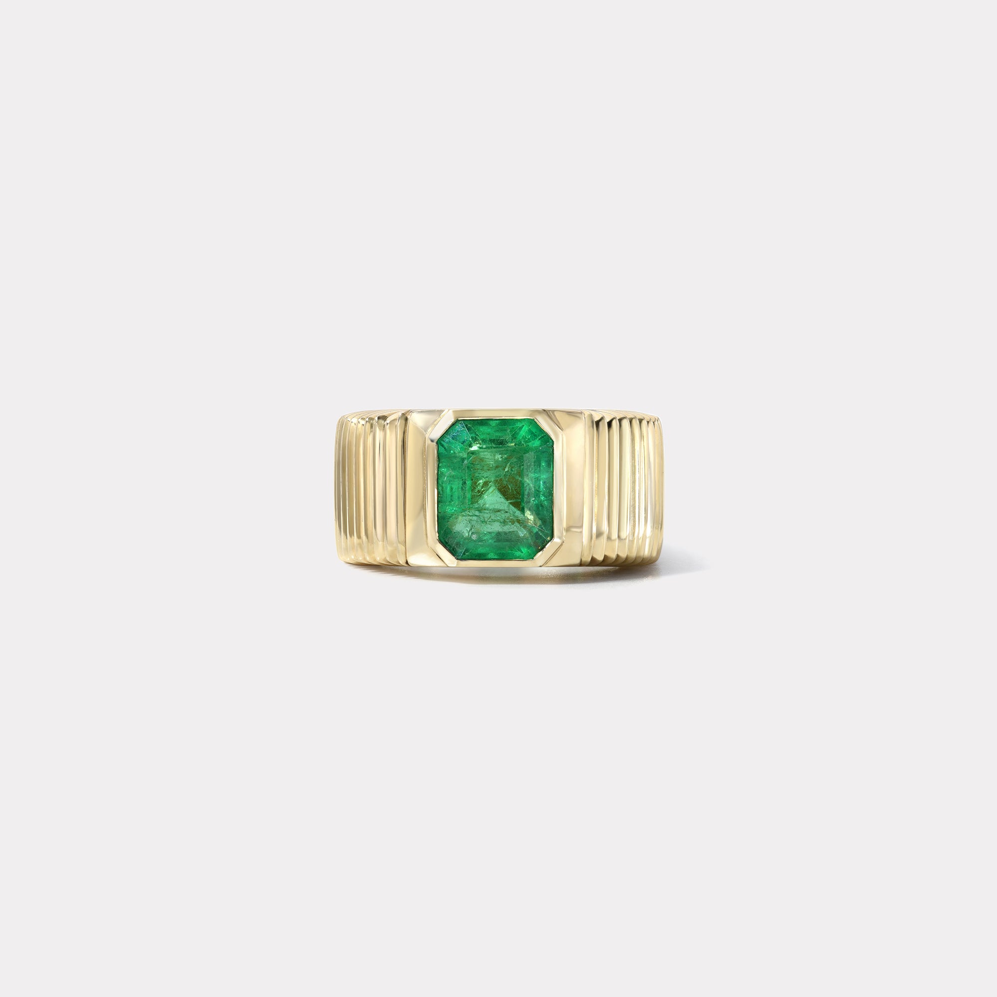 retrouvai Pleated Solitaire Band - 2.39ct Emerald