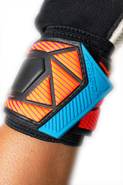 Reusch Attrakt Advance Evolution Glueprint