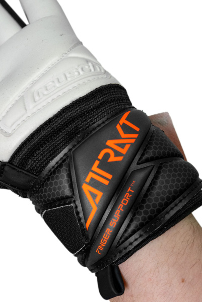 Reusch Attrakt Advance Finger Support