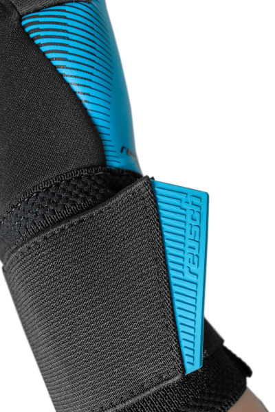 Reusch Attrakt Aqua Evolution