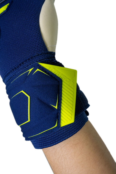Reusch Attrakt Duo Finger Support