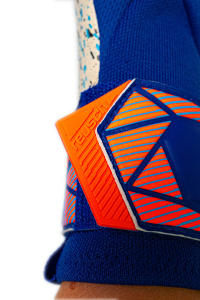 Reusch Attrakt Freegel Fusion Goaliator