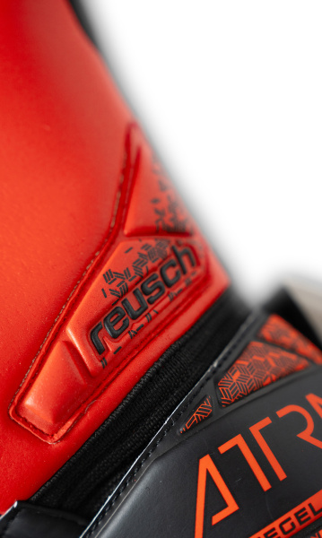 Reusch Attrakt Freegel Silver NC