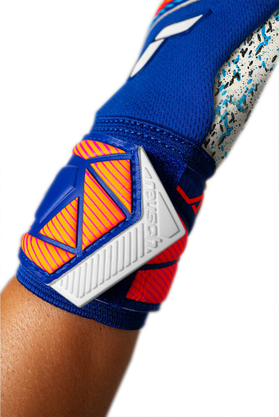 Reusch Attrakt Fusion NC