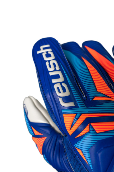 Reusch Attrakt Grip