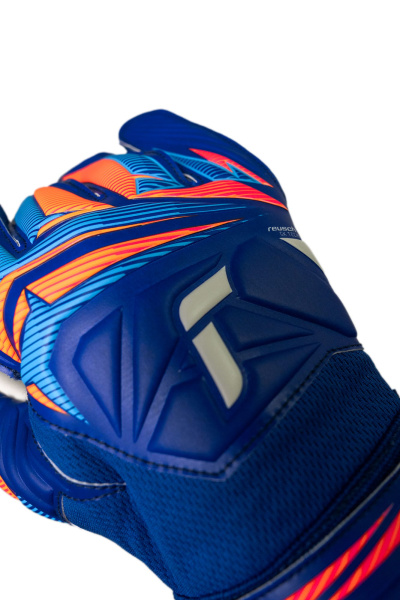 Reusch Attrakt Grip
