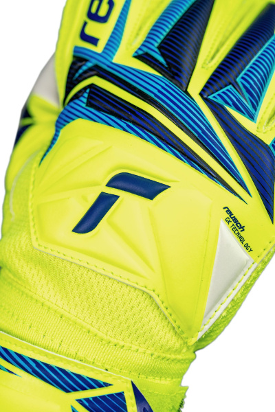 Reusch Attrakt Grip Junior