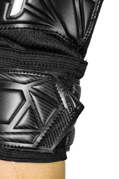 Reusch Attrakt Resist Junior