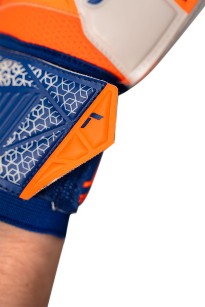 Reusch Attrakt Solid