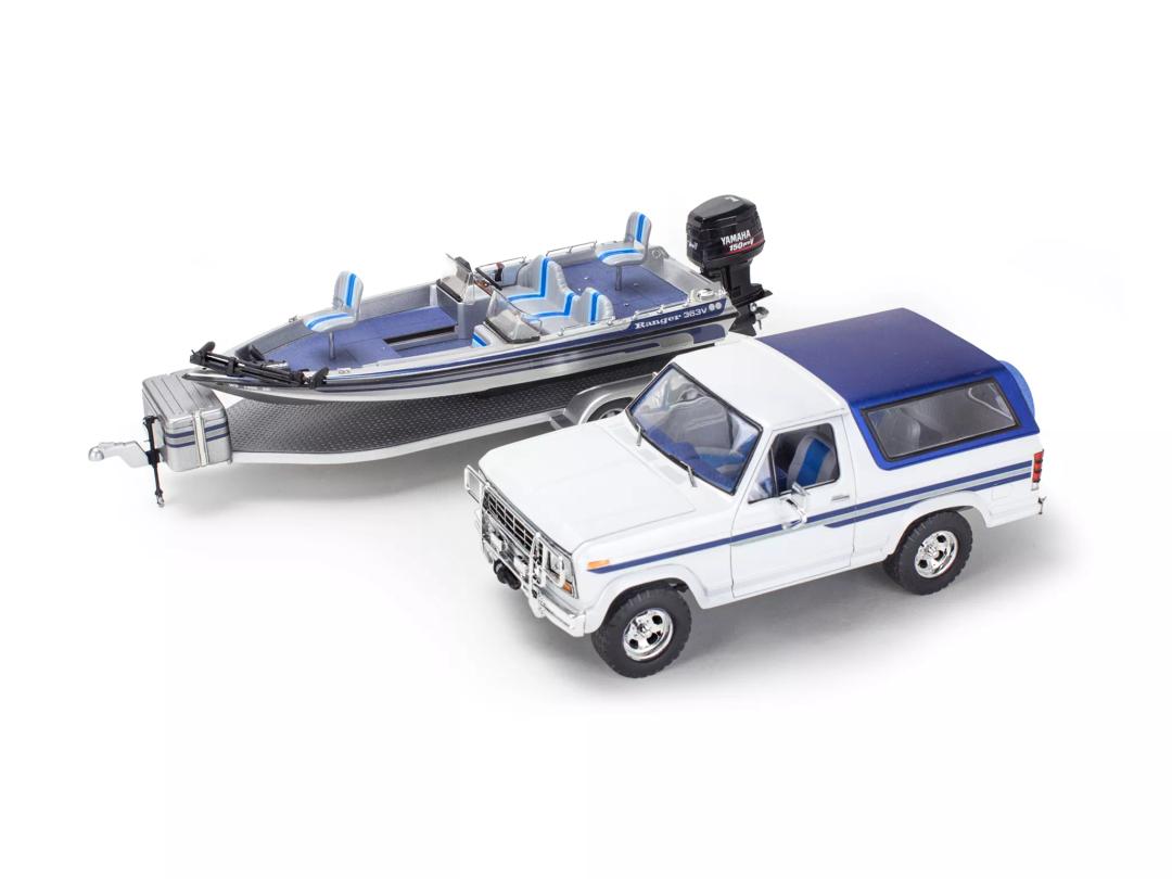 Revell 1980 Ford Bronco With Bass Boat