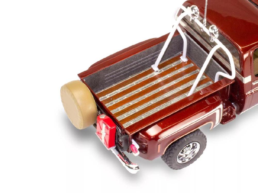 Revell 76 Chevy Sports Stepside Pickup