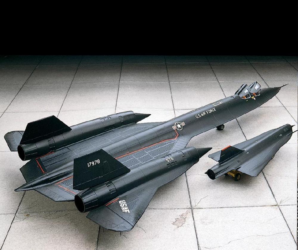 Revell LOCKHEED SR-71 BLACKBIRD