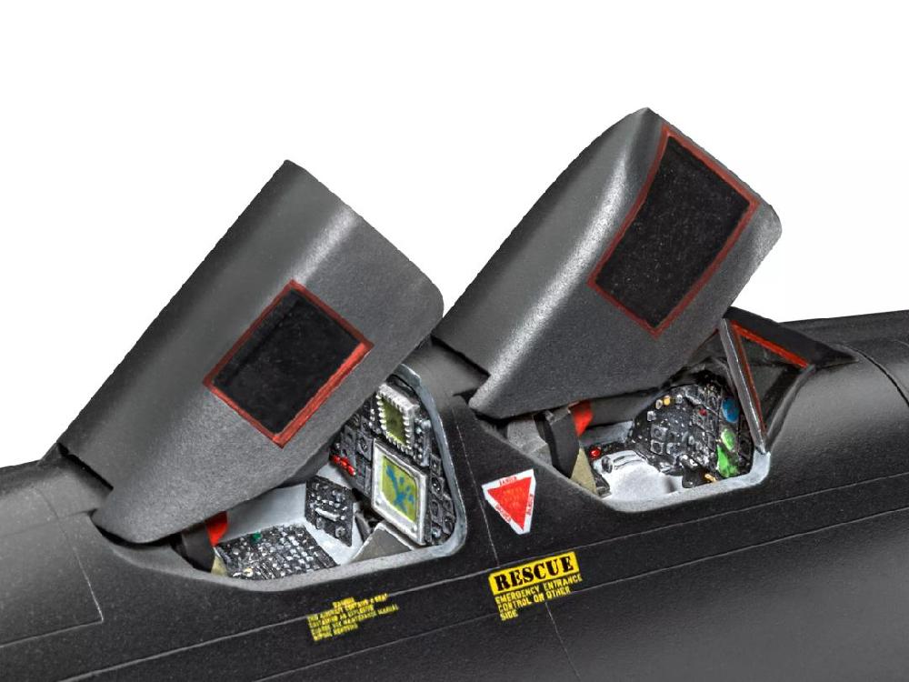 Revell SR-71A BLACKBIRD