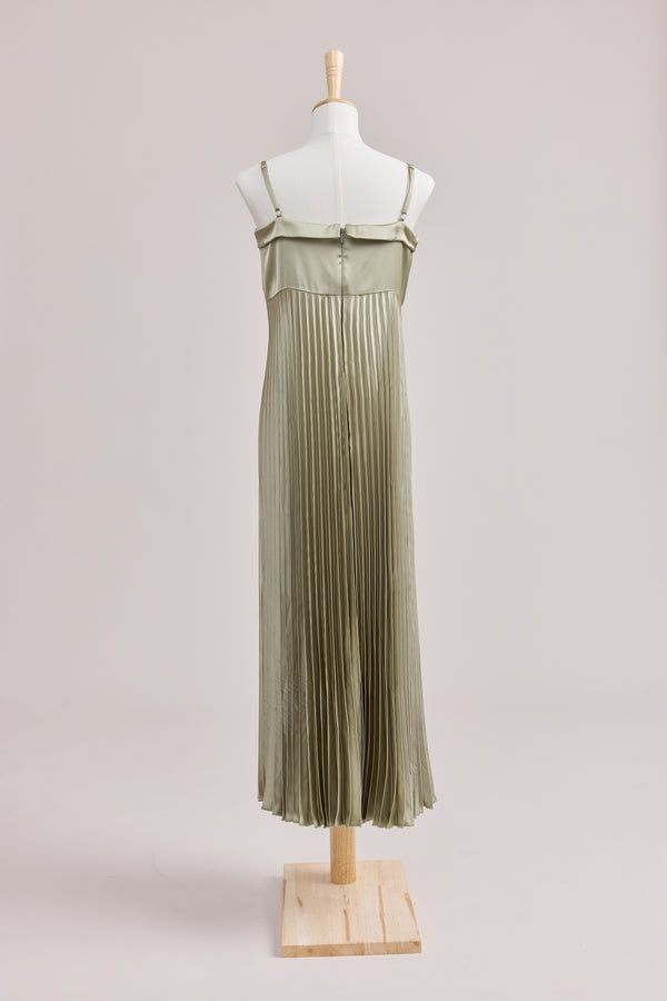 Revelry Juniors Saylor Satin Pleated Dress