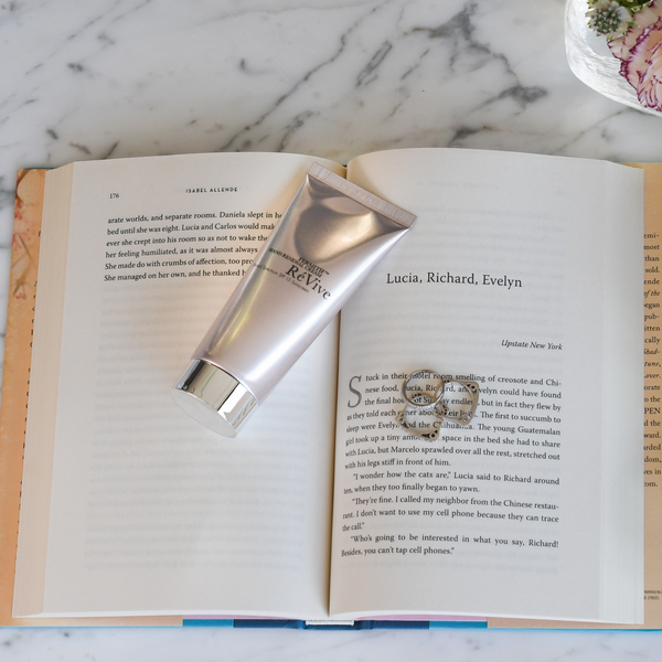 Révive Fermitif Hand Renewal Cream / Broad Spectrum SPF 15 Sunscreen