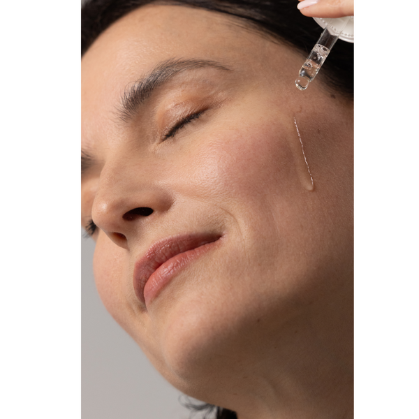 Révive Peau Magnifique Serum / Nightly Youth Renewal Activator