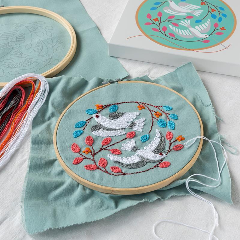rex london Embroidery kit - Peace Doves