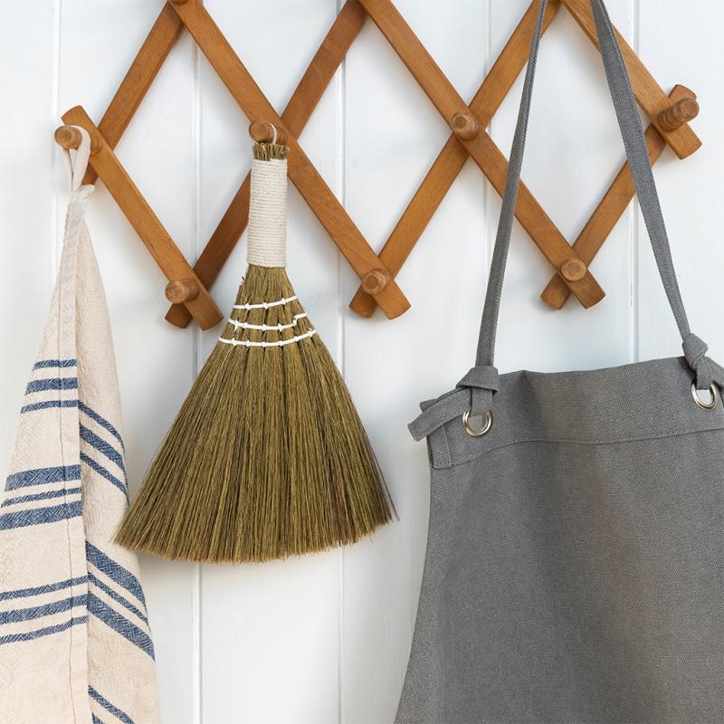 rex london Straw table brush