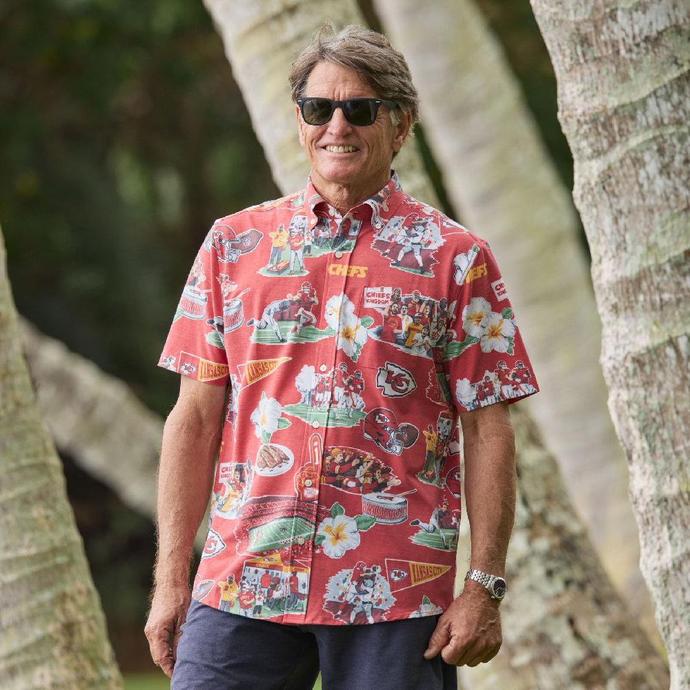 Reyn Spooner KANSAS CITY CHIEFS SCENIC PERFORMANCE BUTTON FRONT