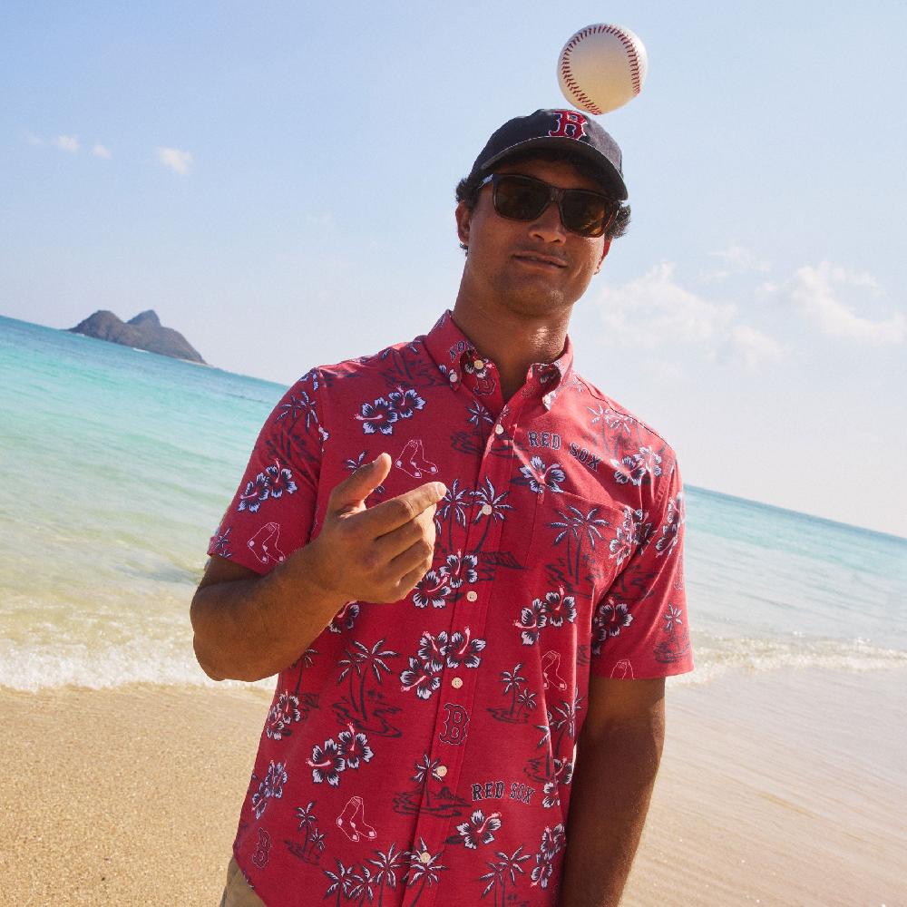 Reyn Spooner MLB® BOSTON RED SOX GAME DAY PERFORMANCE BUTTON FRONT