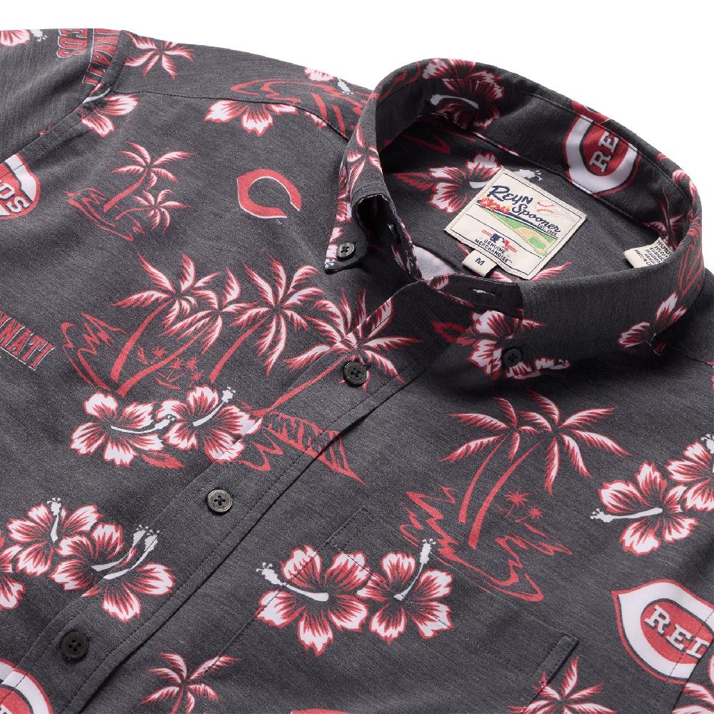 Reyn Spooner MLB® CINCINNATI REDS GAME DAY PERFORMANCE BUTTON FRONT