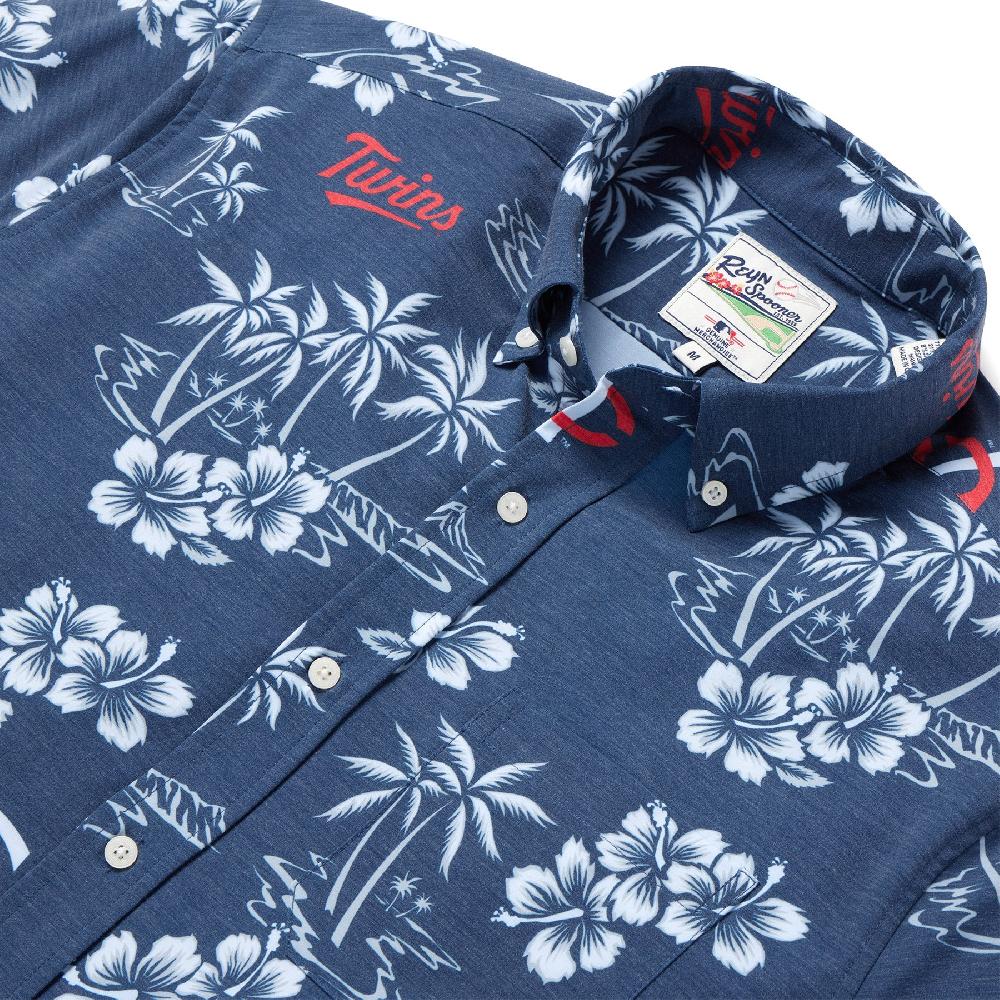 Reyn Spooner MLB® MINNESOTA TWINS GAME DAY PERFORMANCE BUTTON FRONT