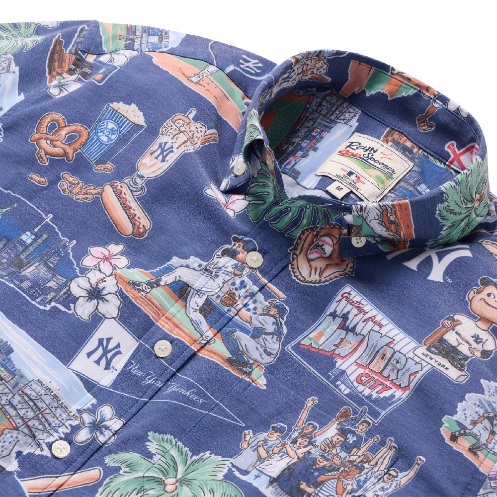 Reyn Spooner MLB® NEW YORK YANKEES SCENIC PERFORMANCE BUTTON FRONT