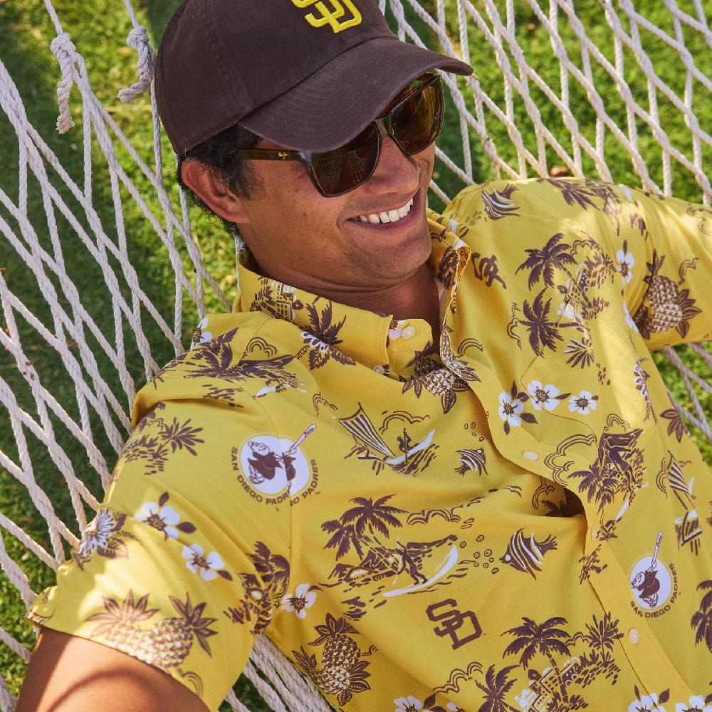 Reyn Spooner MLB® SAN DIEGO PADRES COOPERSTOWN PERFORMANCE BUTTON FRONT