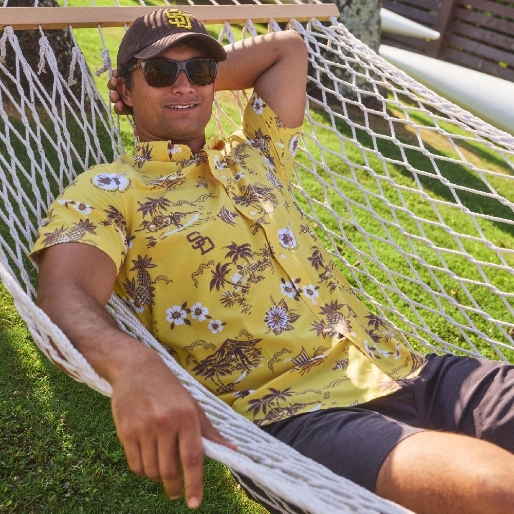 Reyn Spooner MLB® SAN DIEGO PADRES COOPERSTOWN PERFORMANCE BUTTON FRONT