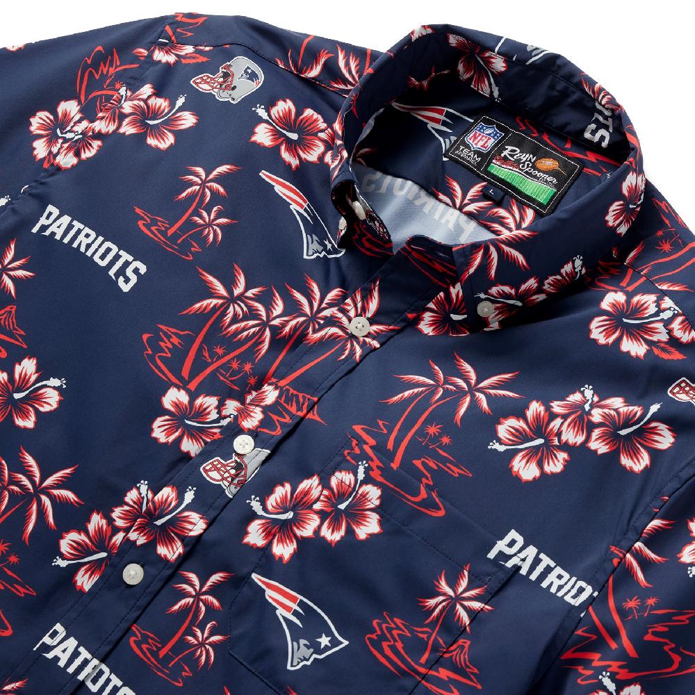 Reyn Spooner NEW ENGLAND PATRIOTS KEKAI PERFORMANCE BUTTON FRONT