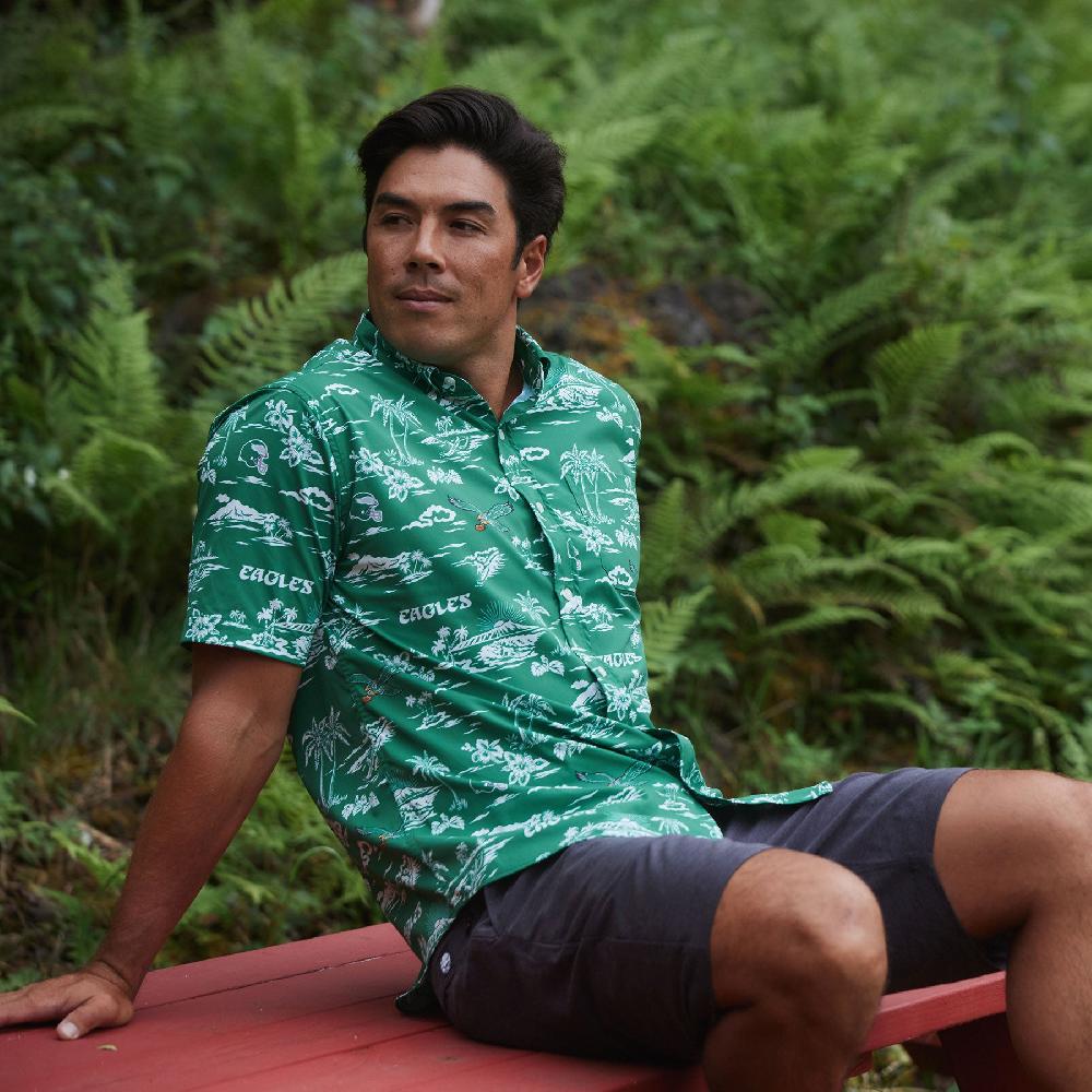 Reyn Spooner PHILADELPHIA EAGLES THROWBACK PERFORMANCE BUTTON FRONT