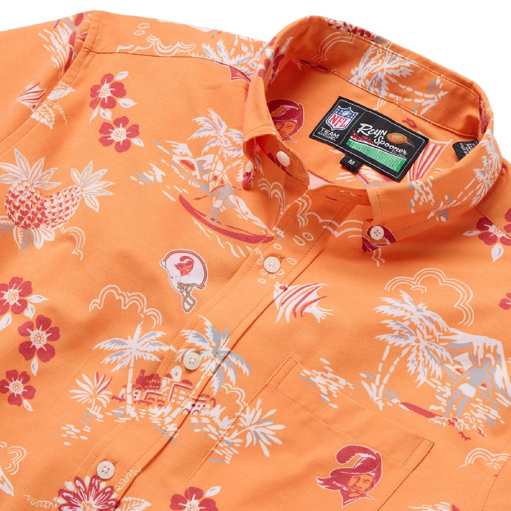 Reyn Spooner TAMPA BAY BUCCANEERS THROWBACK PERFORMANCE BUTTON FRONT