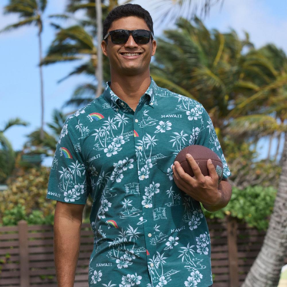 Reyn Spooner UNIVERSITY OF HAWAI'I GAME DAY PERFORMANCE BUTTON FRONT