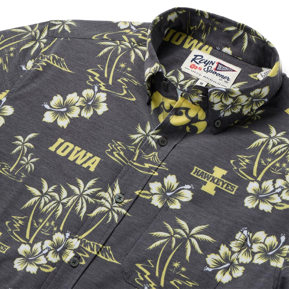 Reyn Spooner UNIVERSITY OF IOWA GAME DAY PERFORMANCE BUTTON FRONT