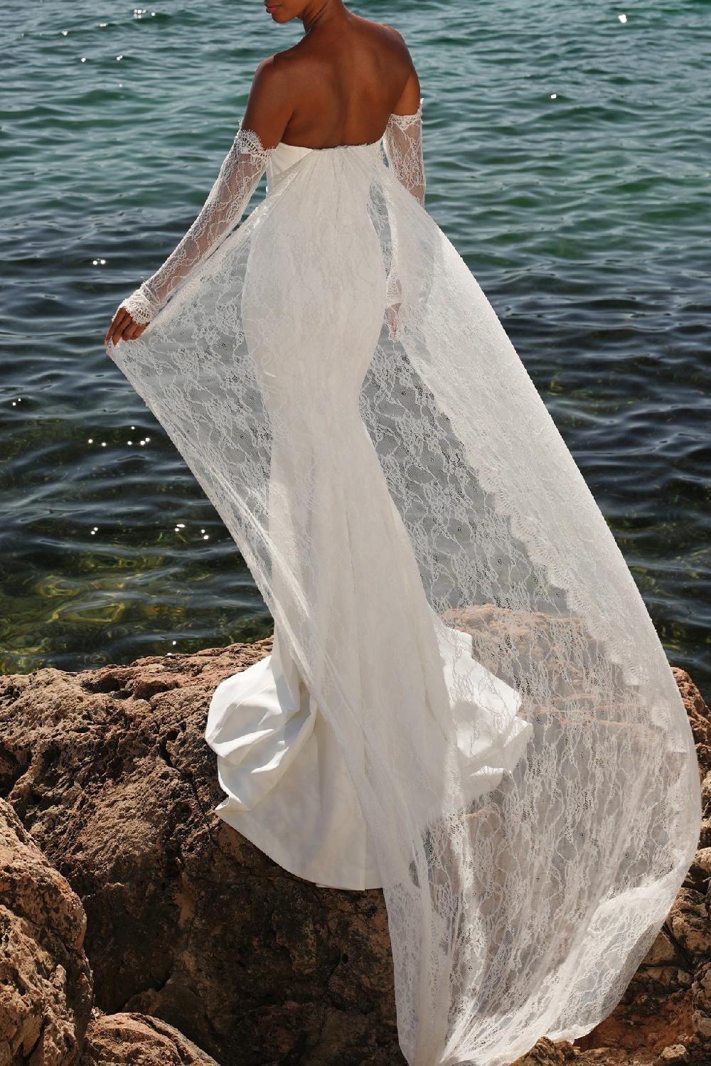 Rhea Costa Amada Lace Train