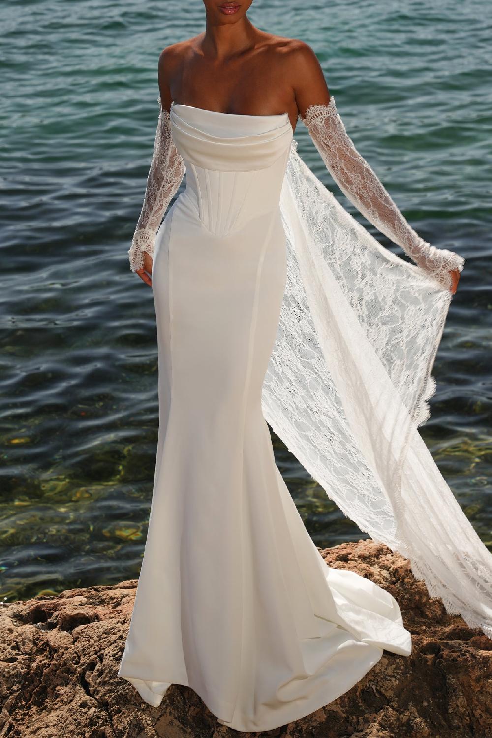 Rhea Costa Amada Lace Train