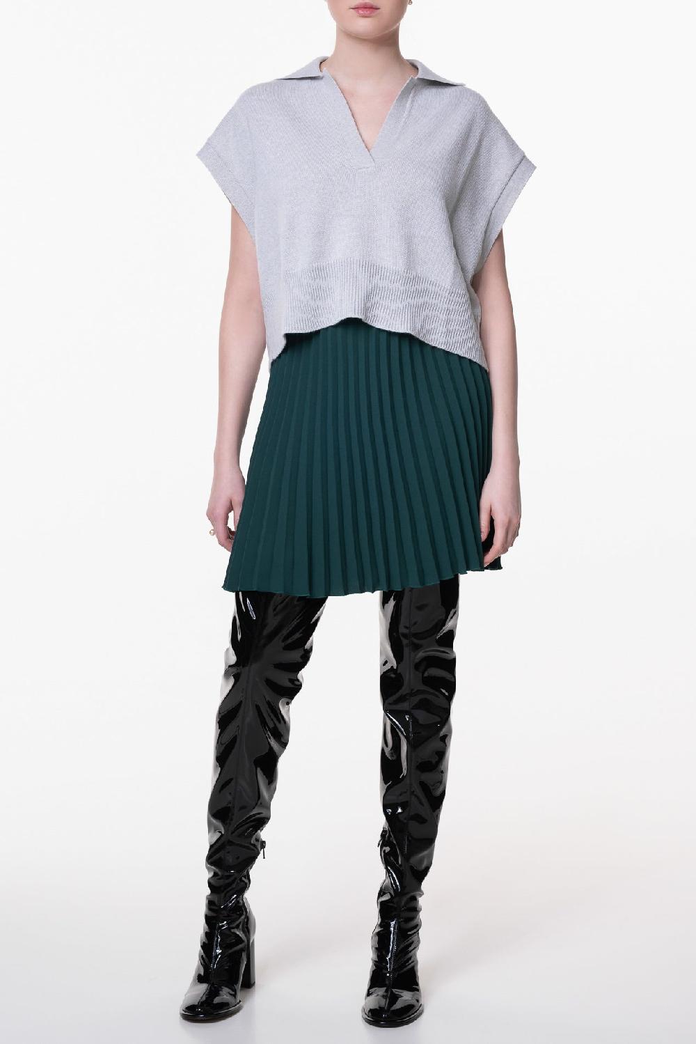 Rhea Costa Pleated Crepe Short Skirt In Emerald