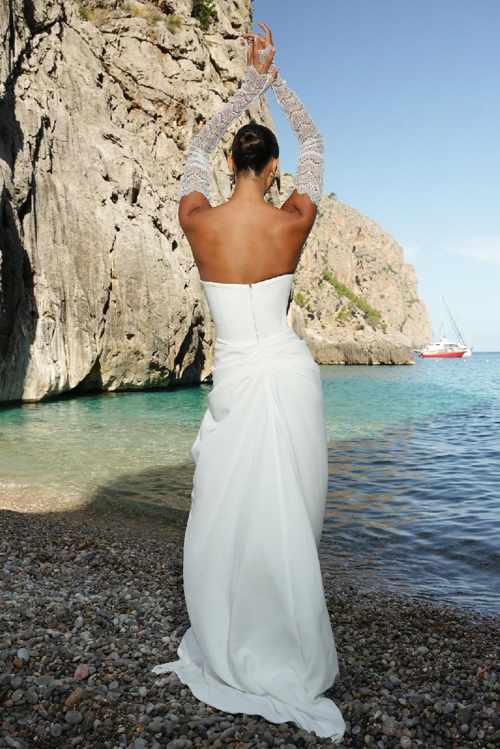 Rhea Costa Yuno Dress