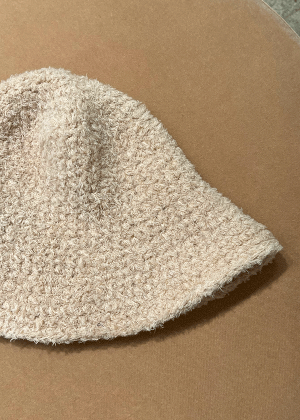 Rhié HAND KNIT BUCKET BEIGE