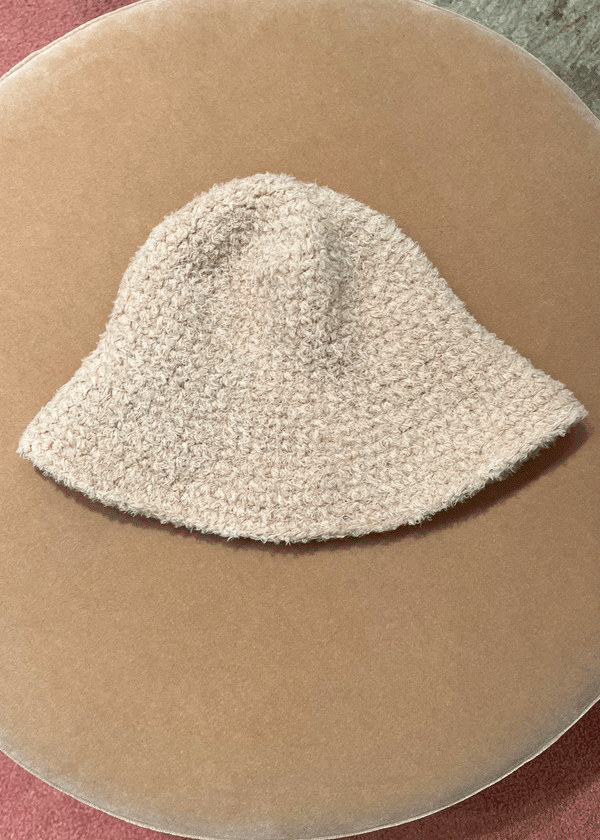 rhié HAND KNIT BUCKET BEIGE