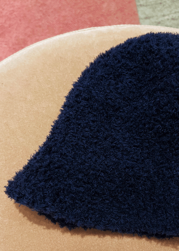 Rhié HAND KNIT BUCKET NAVY