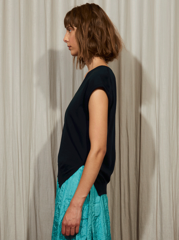 Rhié SOPHIE V-NECK KNIT TOP NAVY