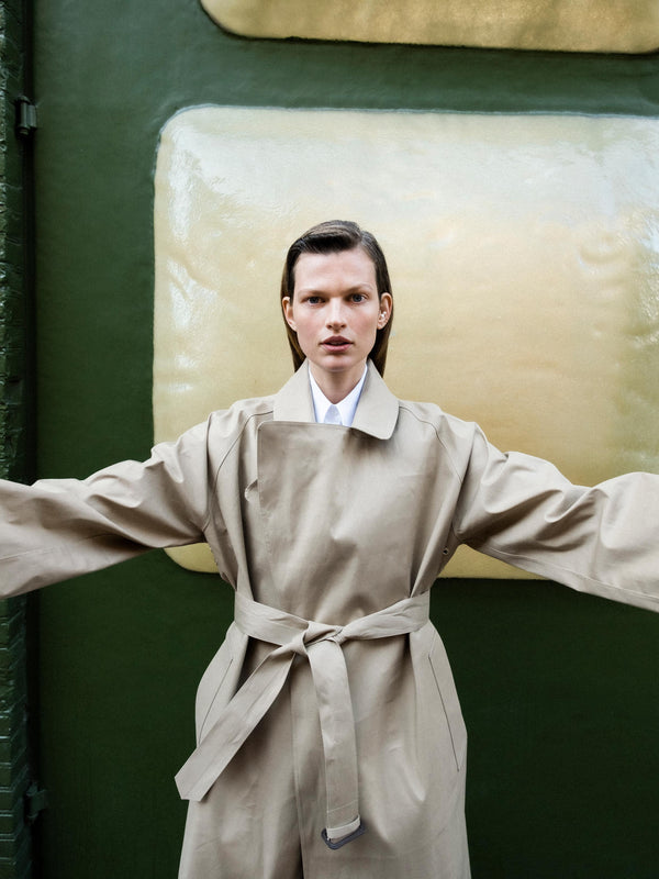 rika studios MACKINTOSH KINTORE BONDED TRENCH COAT / FAWN