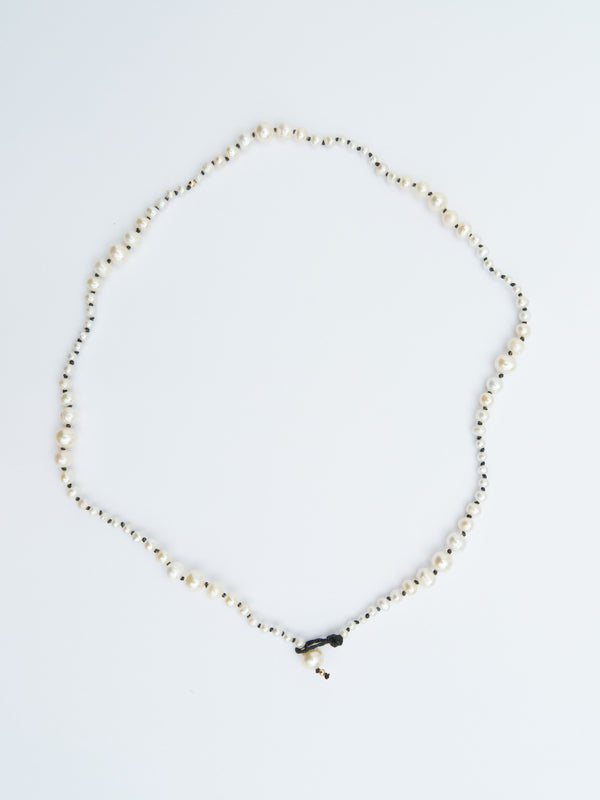 rika studios MARICHELLE / PETIT PEARL NECKLACE BLACK CORD