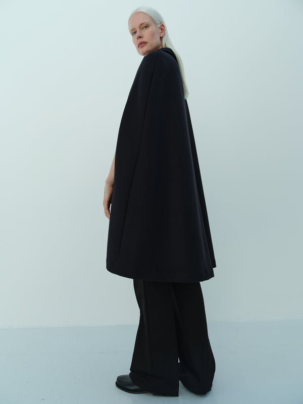 Rika Studios CAPE COAT / BLACK