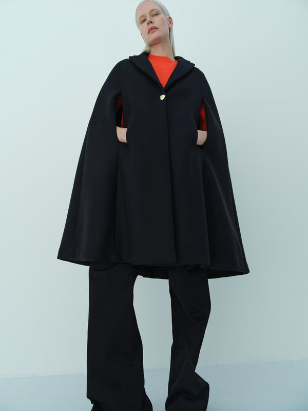 rika studios CAPE COAT / BLACK