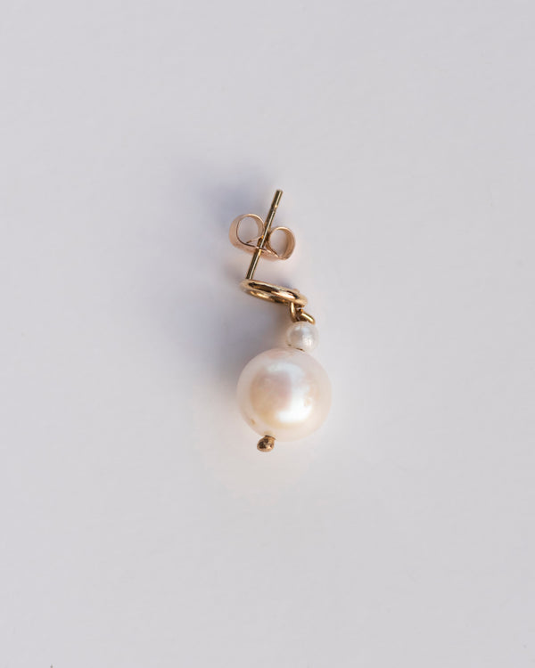 rika studios MARICHELLE / PEARL CIRCLE EARRING