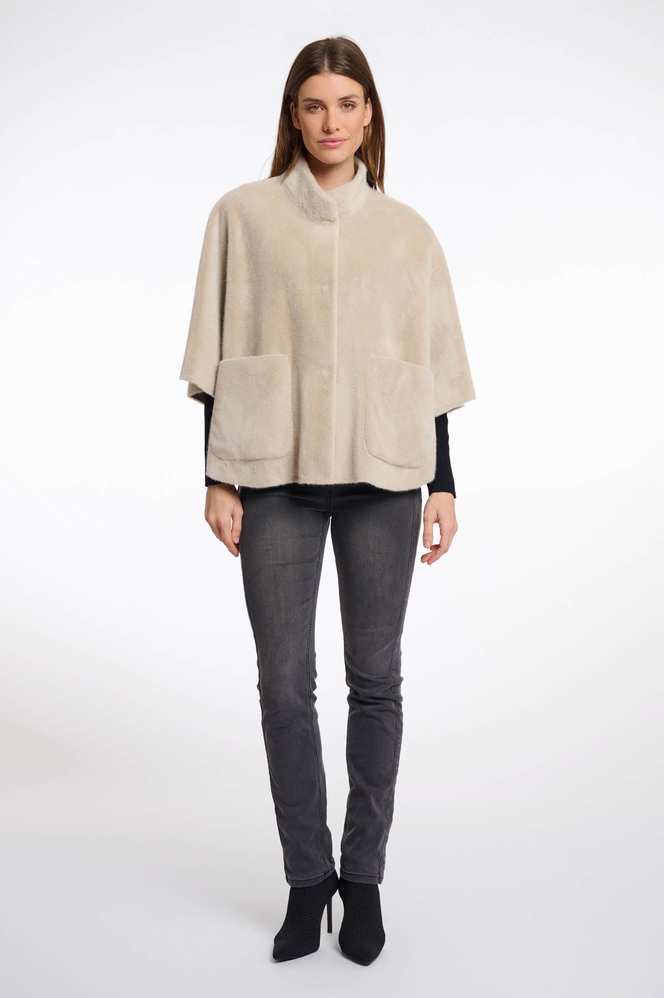 Rino & Pelle Dewi Cape Birch