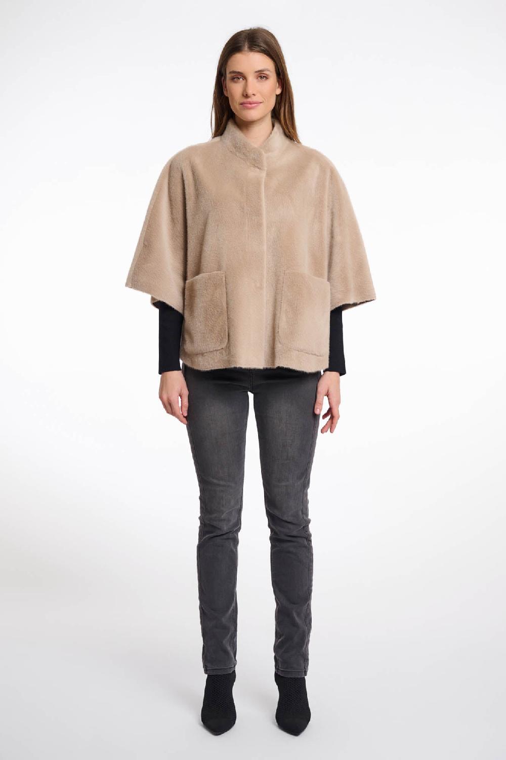 Rino & Pelle Dewi Cape Oat